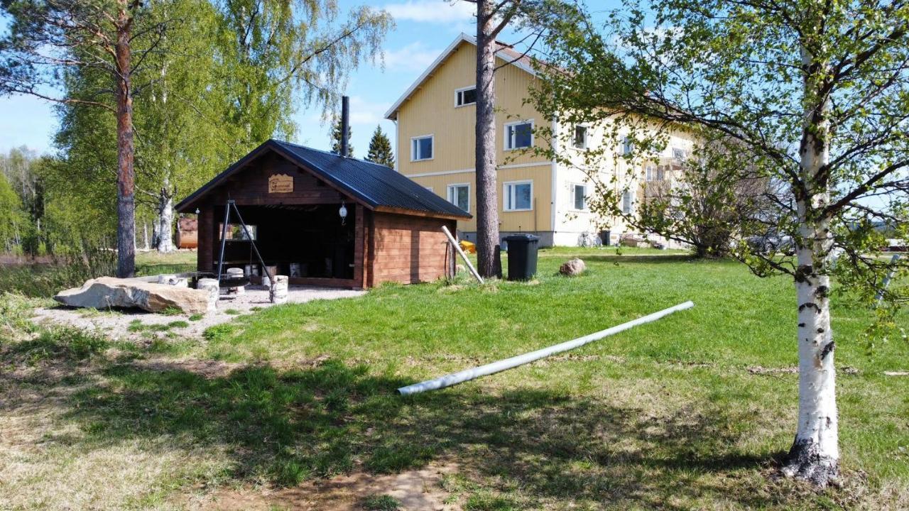 Napapiirin Eraekartano Lägenhet Pello Exteriör bild