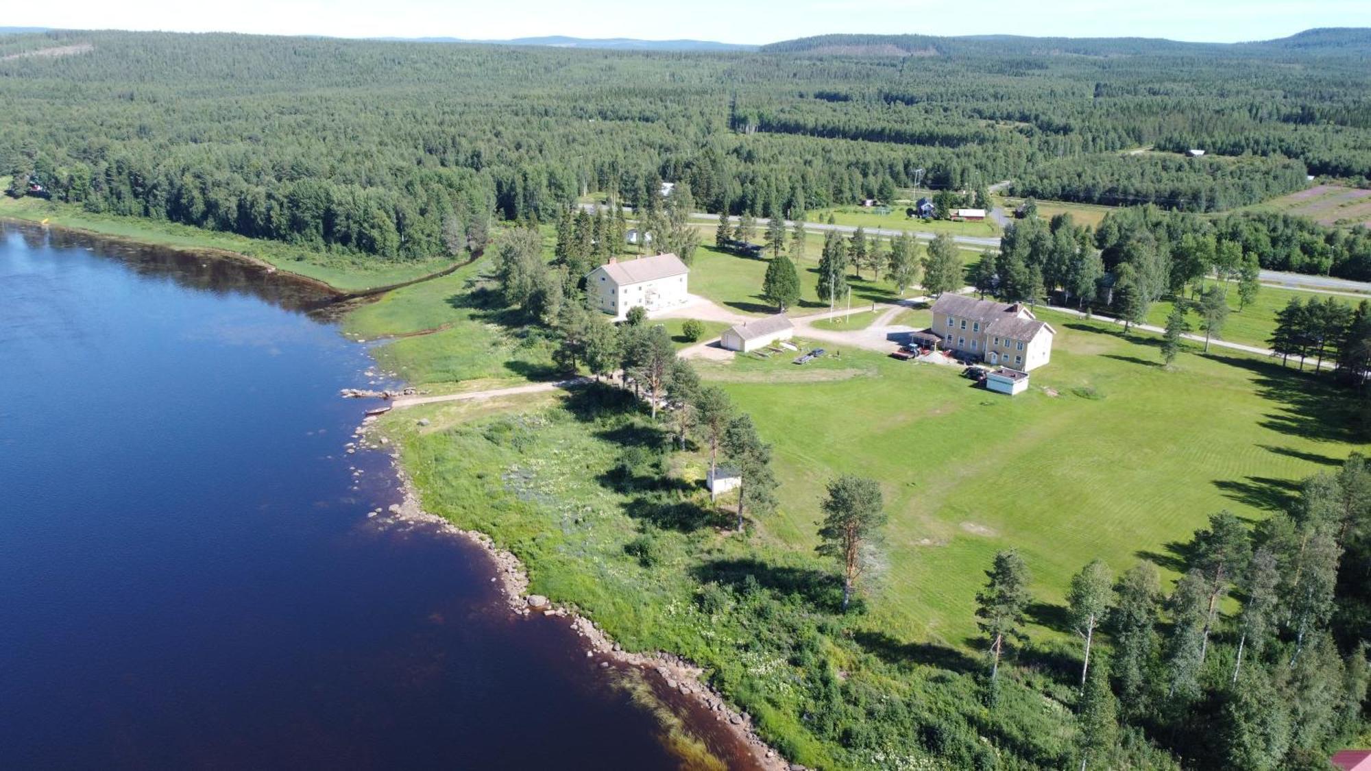 Napapiirin Eraekartano Lägenhet Pello Exteriör bild