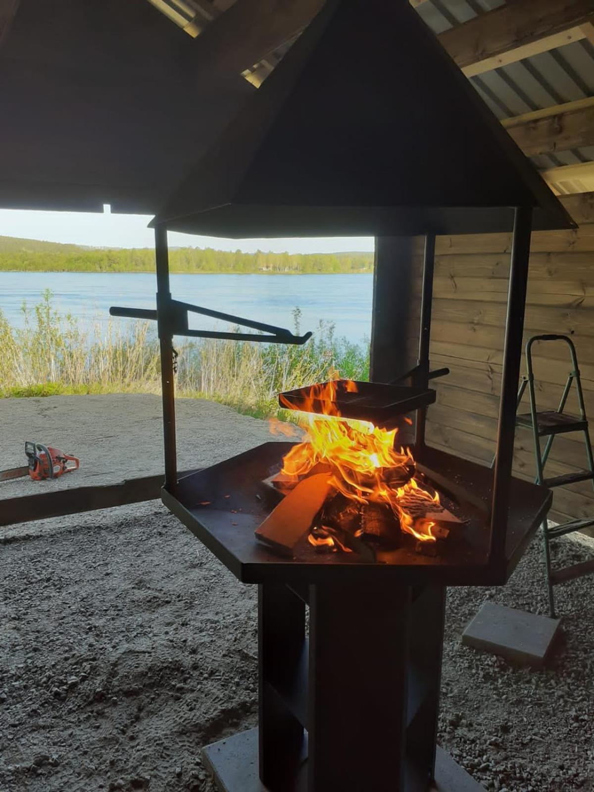 Napapiirin Eraekartano Lägenhet Pello Exteriör bild