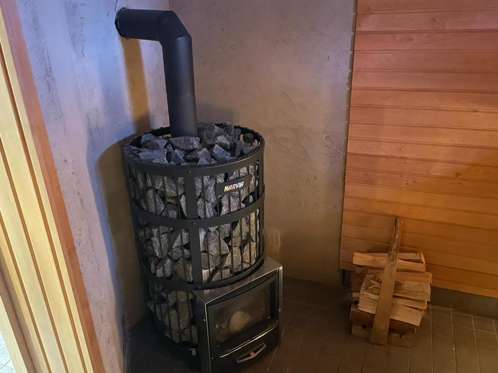 Napapiirin Eraekartano Lägenhet Pello Exteriör bild